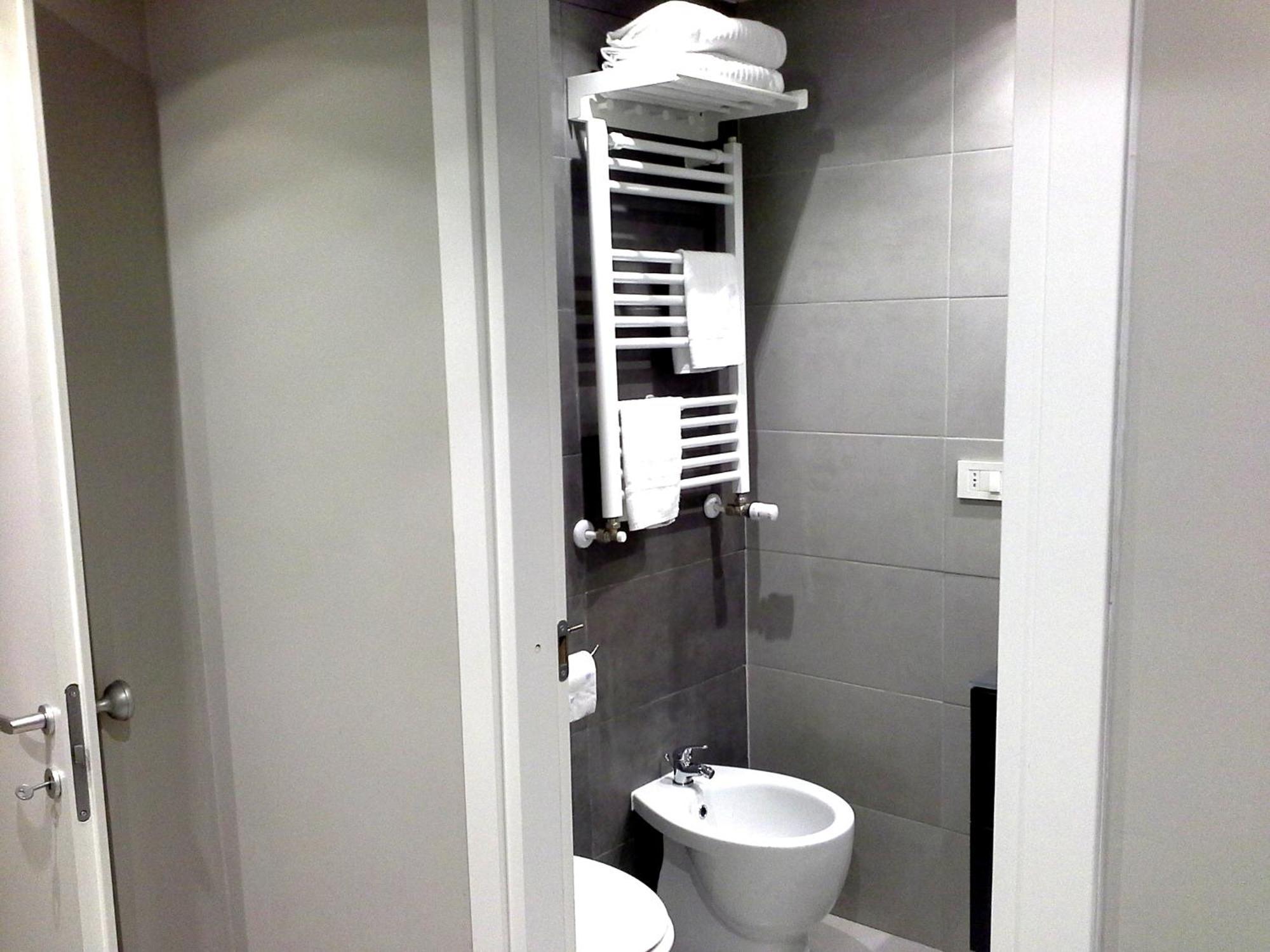 Rooms Del Corso Рим Экстерьер фото